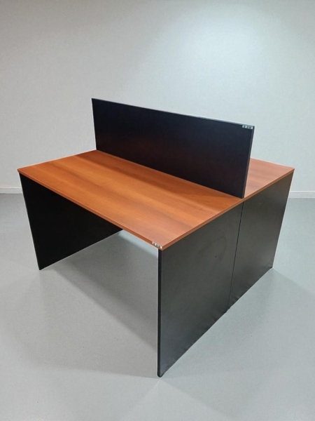 Escritorio con divisor ARMANI